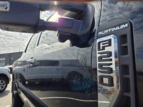 Used 2024 Ford F250 Platinum w/ FX4 Off-Road Package image 6