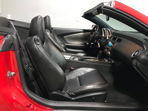 Used 2011 Chevrolet Camaro LT RWD image 21
