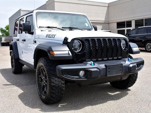 Used 2023 Jeep Wrangler Unlimited w/ Cold Weather Group AWD/4WD image 9