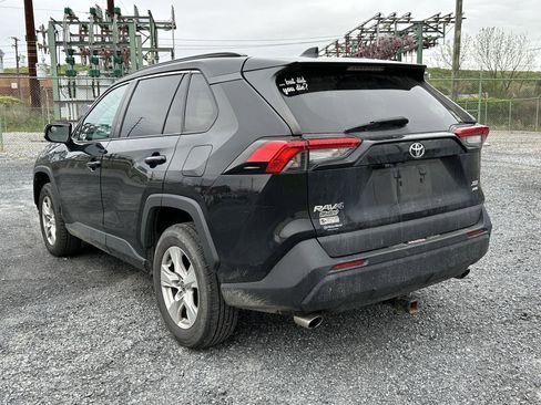 Used 2021 Toyota RAV4 XLE AWD/4WD image 6