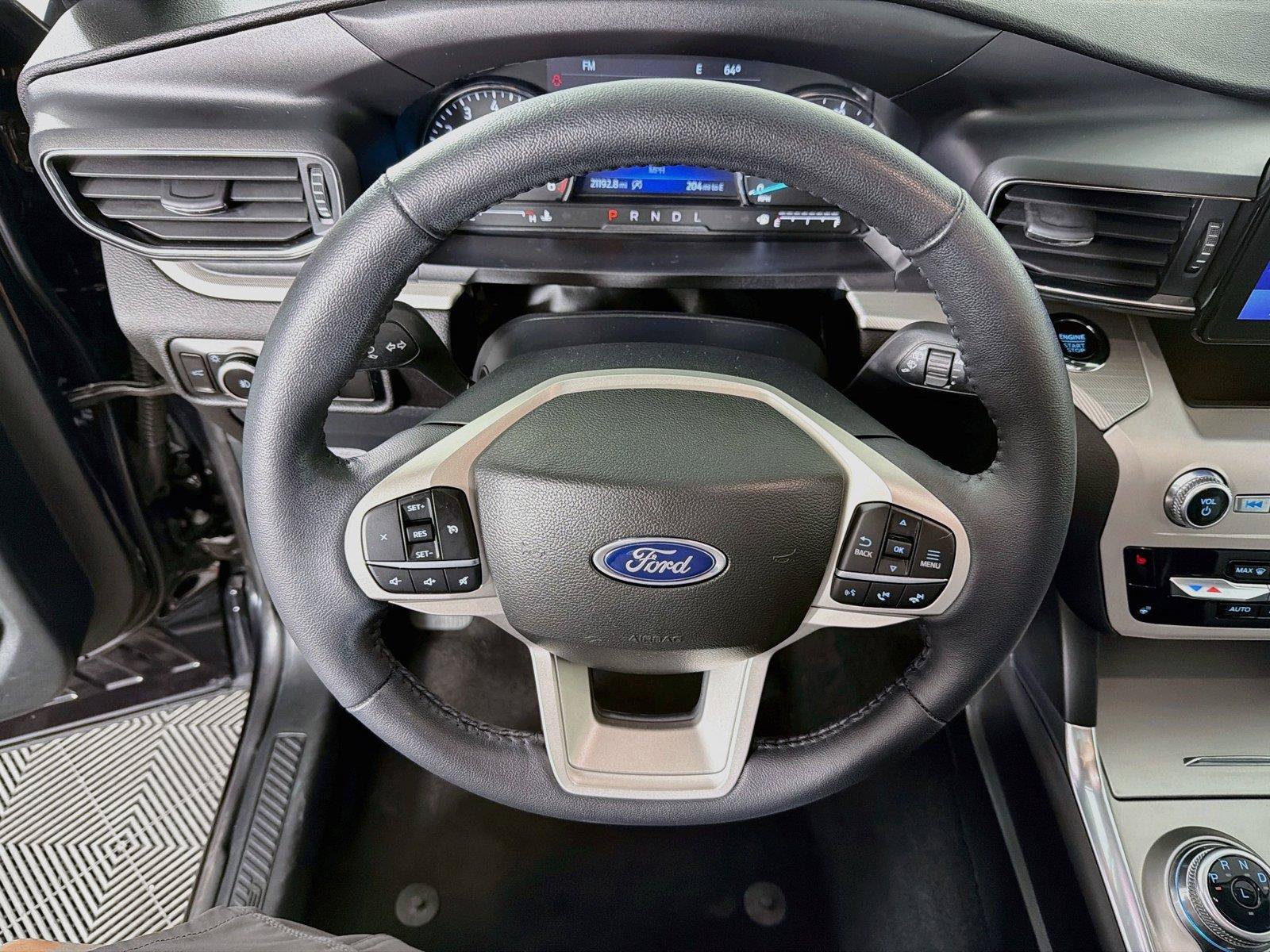 Used 2023 Ford Explorer XLT w/ Equipment Group 202A AWD/4WD image 3