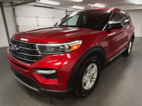 Used 2023 Ford Explorer XLT w/ Equipment Group 202A AWD/4WD image 4