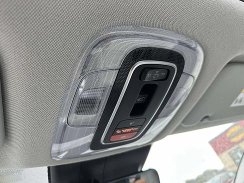 Used 2025 Hyundai Elantra Limited FWD image 40