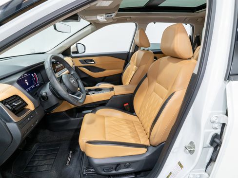 Used 2023 Nissan Rogue Platinum w/ Platinum Premium Package image 15