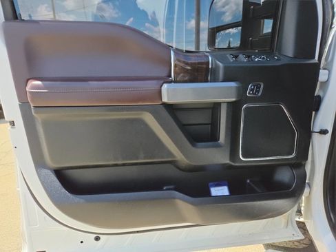 Used 2017 Ford F250 Platinum w/ Platinum Ultimate Package AWD/4WD image 20