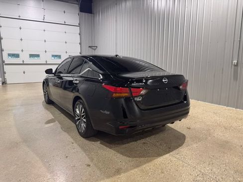 Used 2024 Nissan Altima 2.5 SV FWD image 6