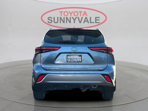 Used 2022 Toyota Highlander Platinum image 9