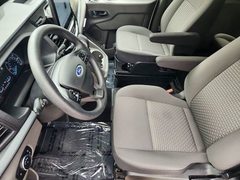 Used 2025 Ford Transit 350 XLT RWD image 4