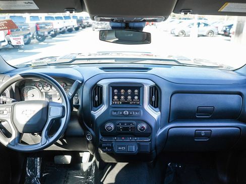 Used 2025 Chevrolet Silverado 2500 Custom image 13
