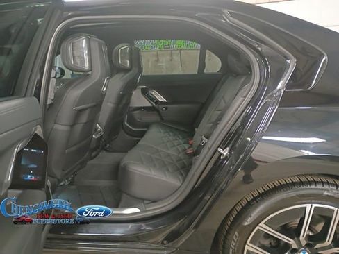 Used 2023 BMW 740i w/ Parking Assistance Package image 9