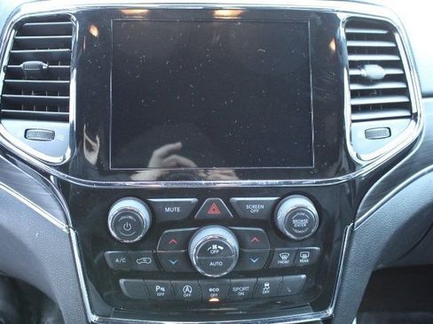 Used 2021 Jeep Grand Cherokee Limited image 15