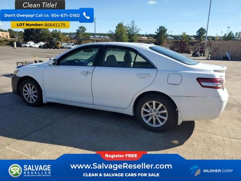 Used 2010 Toyota Camry image 3