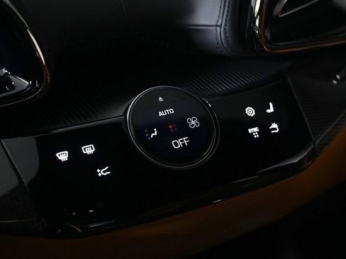 Used 2026 Ferrari Purosangue AWD/4WD image 24