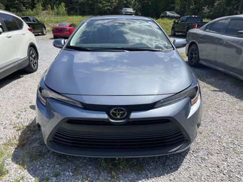 Used 2025 Toyota Corolla LE image 3