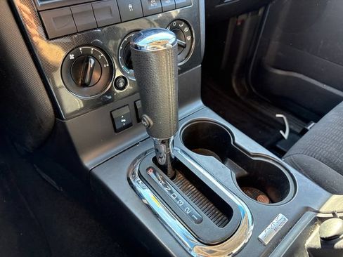 Used 2010 Ford Explorer XLT AWD/4WD image 32