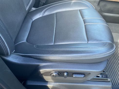 Used 2022 Chevrolet Silverado 3500 High Country image 24