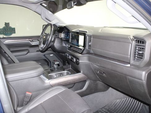 Used 2023 Chevrolet Silverado 1500 LTZ w/ LTZ Premium Package image 31