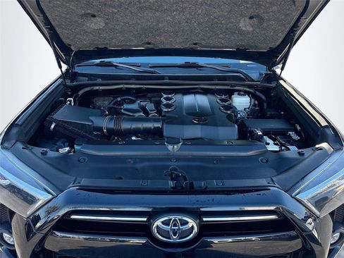 Used 2024 Toyota 4Runner SR5 Premium image 33
