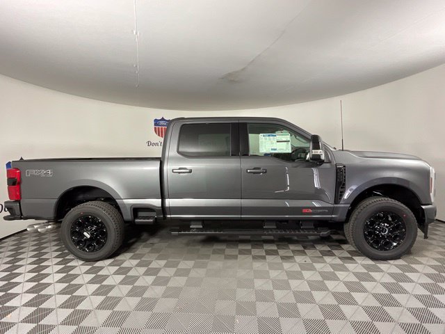 New 2026 Ford F250 Lariat w/ Black Appearance Package AWD/4WD image 2