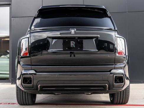 Used 2026 Rolls-Royce Cullinan Black Badge AWD/4WD image 10