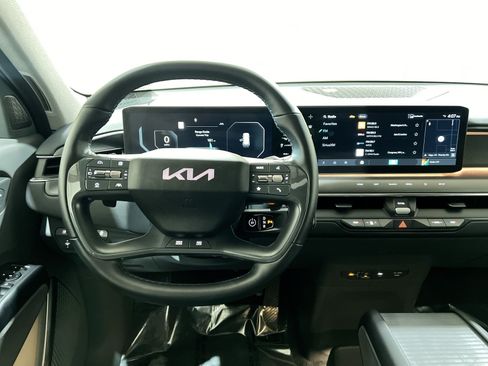 Used 2024 Kia EV9 Land AWD/4WD image 18