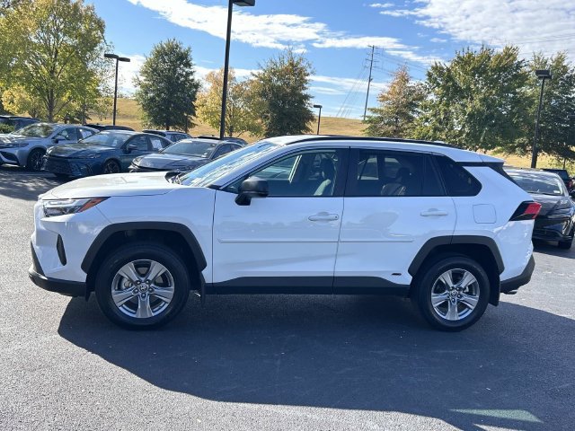 Used 2024 Toyota RAV4 LE AWD/4WD image 7