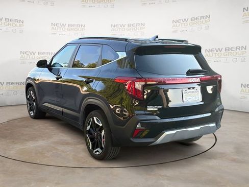 Used 2025 Kia Seltos SX w/ SX Sunroof Package AWD/4WD image 3