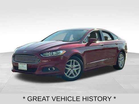 Used 2016 Ford Fusion SE w/ Equipment Group 202A FWD image 3