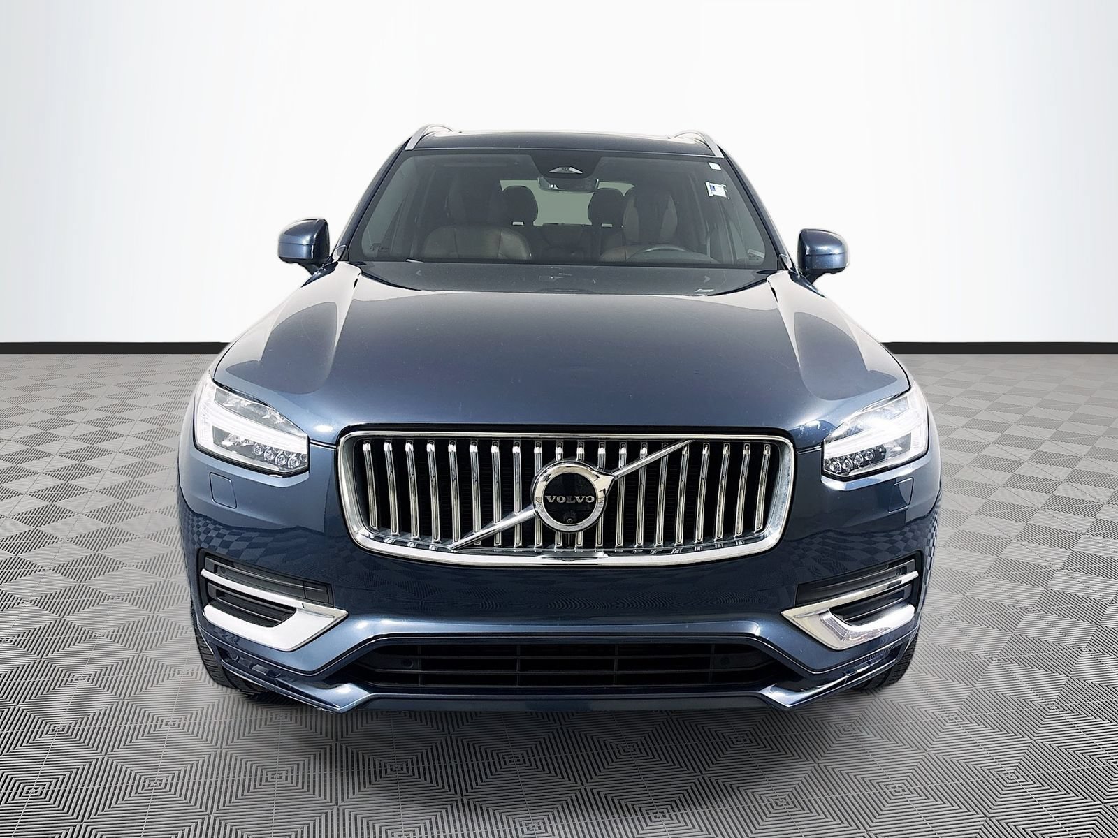 Used 2024 Volvo XC90 B6 Plus w/ Protection Package Premier AWD/4WD image 2