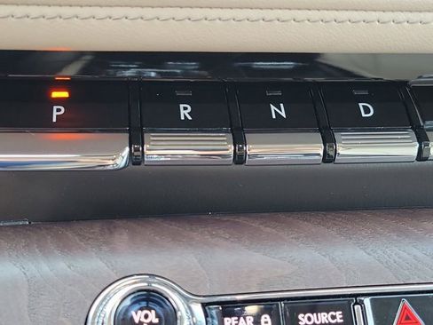 Certified 2023 Lincoln Aviator Reserve w/ Elements Package Plus image 31