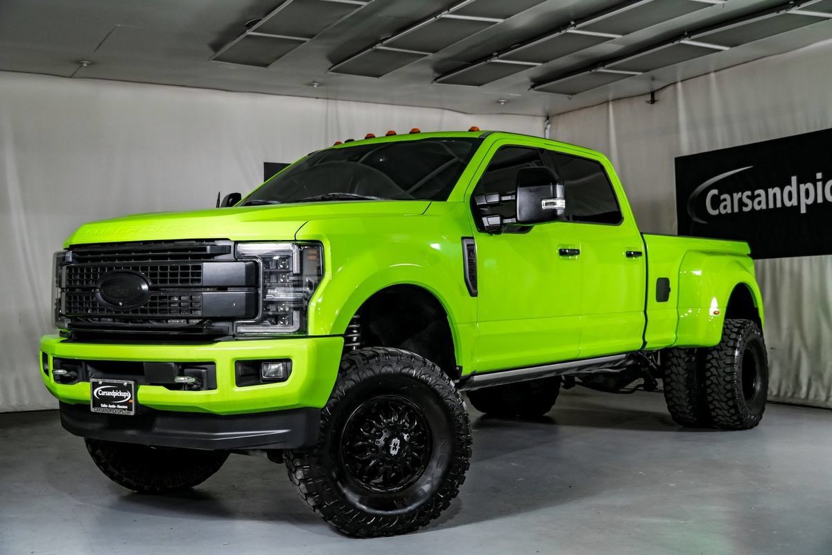 Used 2017 Ford F350 Platinum w/ Platinum Ultimate Package AWD/4WD image 4