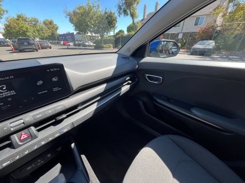 Used 2025 Kia K4 FWD image 34