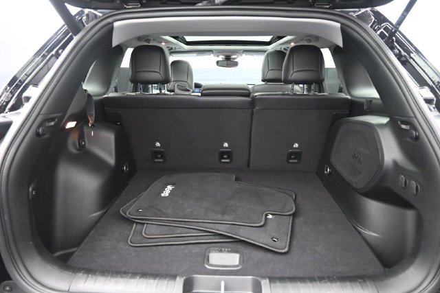 Used 2023 Jeep Cherokee Trailhawk w/ Sun & Sound Group AWD/4WD image 7