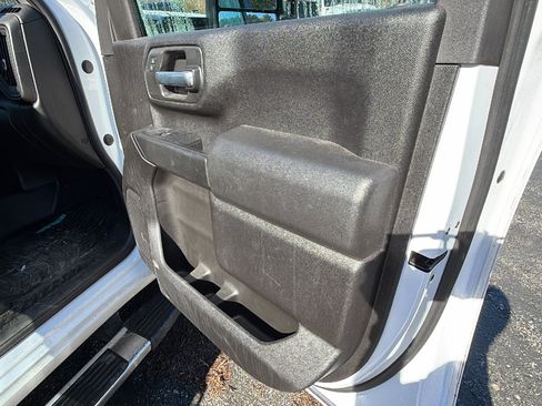 Used 2023 GMC Sierra 3500 Pro w/ Convenience Package image 19