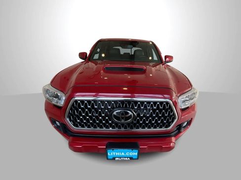 Used 2019 Toyota Tacoma TRD Sport w/ TRD Premium Sport Package AWD/4WD image 3