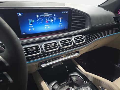 Used 2024 Mercedes-Benz GLS 63 AMG 4MATIC image 20