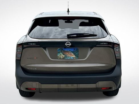 Used 2025 Nissan Kicks SV FWD image 6
