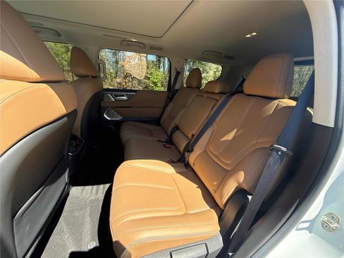 Certified 2025 INFINITI QX80 Sensory image 12