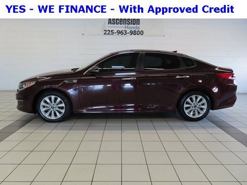 Used 2018 Kia Optima LX w/ 17" Alloy Wheels Package image 3