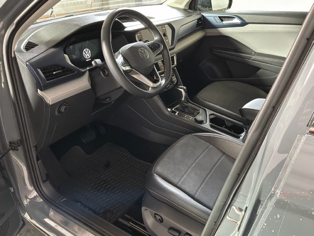Used 2024 Volkswagen Taos SE AWD/4WD image 15