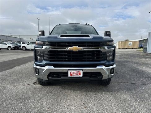 Used 2025 Chevrolet Silverado 3500 LT image 9