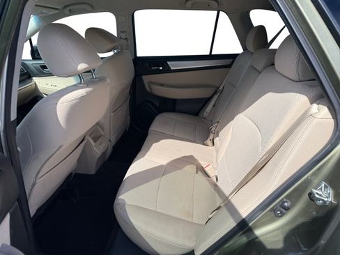 Used 2019 Subaru Outback 2.5i Premium image 16
