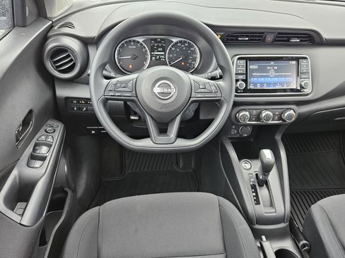 New 2025 Nissan Kicks Play S image 5