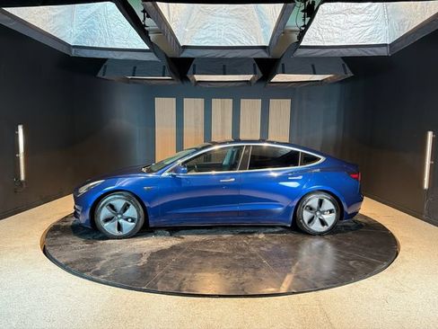 Used 2018 Tesla Model 3 Long Range RWD image 2