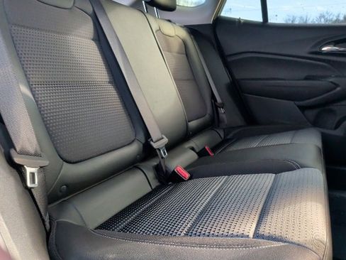 Certified 2025 Chevrolet Trax LT w/ LT Convenience Package image 16