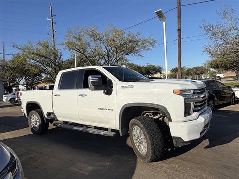 Used 2023 Chevrolet Silverado 2500 High Country image 4
