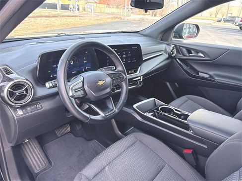 Used 2025 Chevrolet Equinox LT image 10