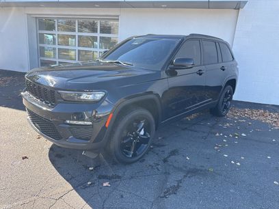 Used 2024 Jeep Grand Cherokee Limited w/ Black Appearance Package