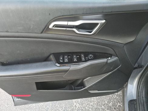 Used 2023 Kia Sportage EX FWD image 13