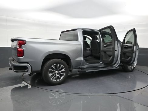 Used 2025 Chevrolet Silverado 1500 LT RWD image 27